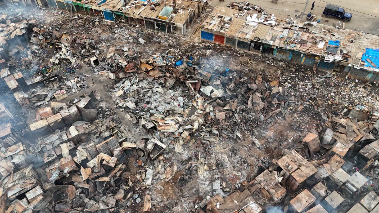 Analyse de l’incendie du marché de N’Zérékoré : un drame qui révèle des problèmes structurels.