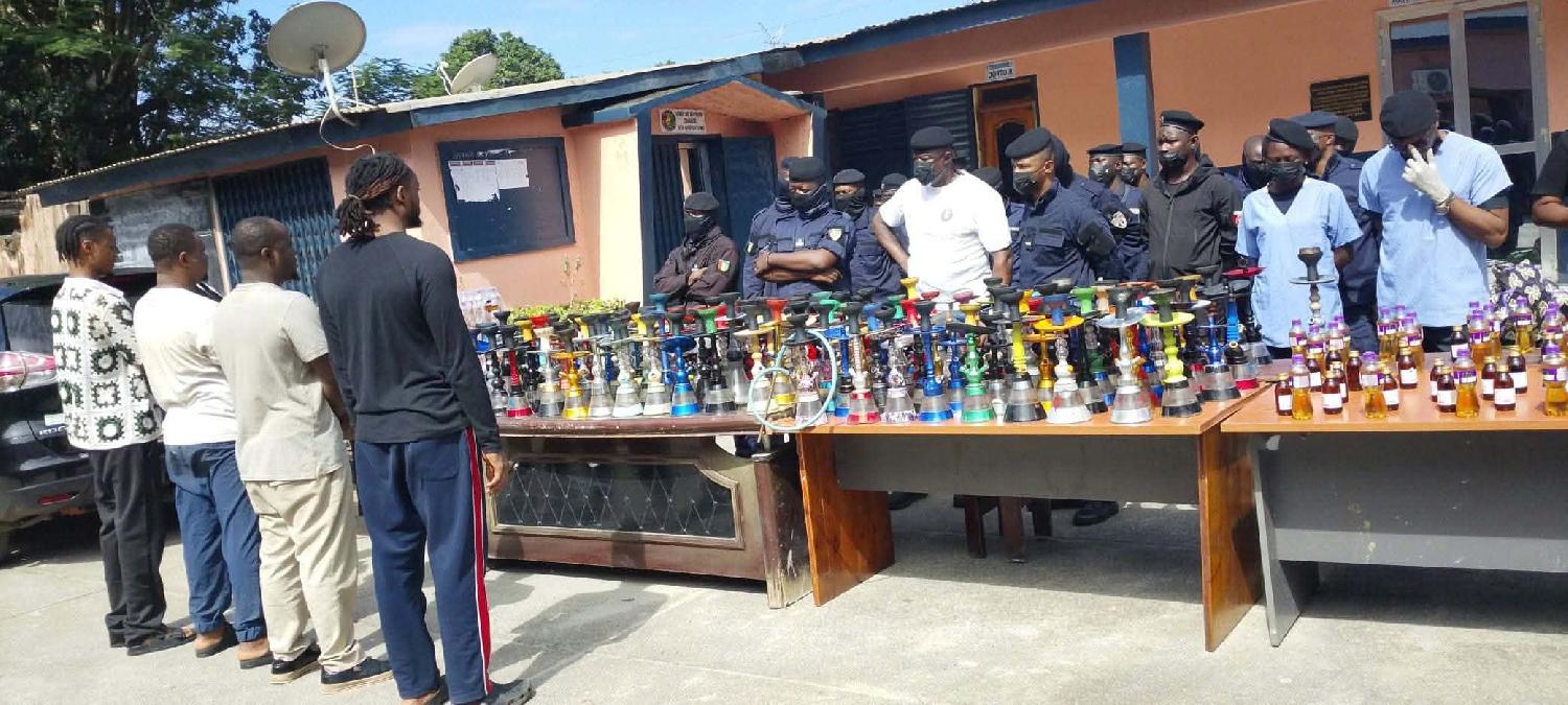 Chicha : quatre gérants interpellés à Conakry, l’OCAD saisit plus de 1 300 cartons de charbon