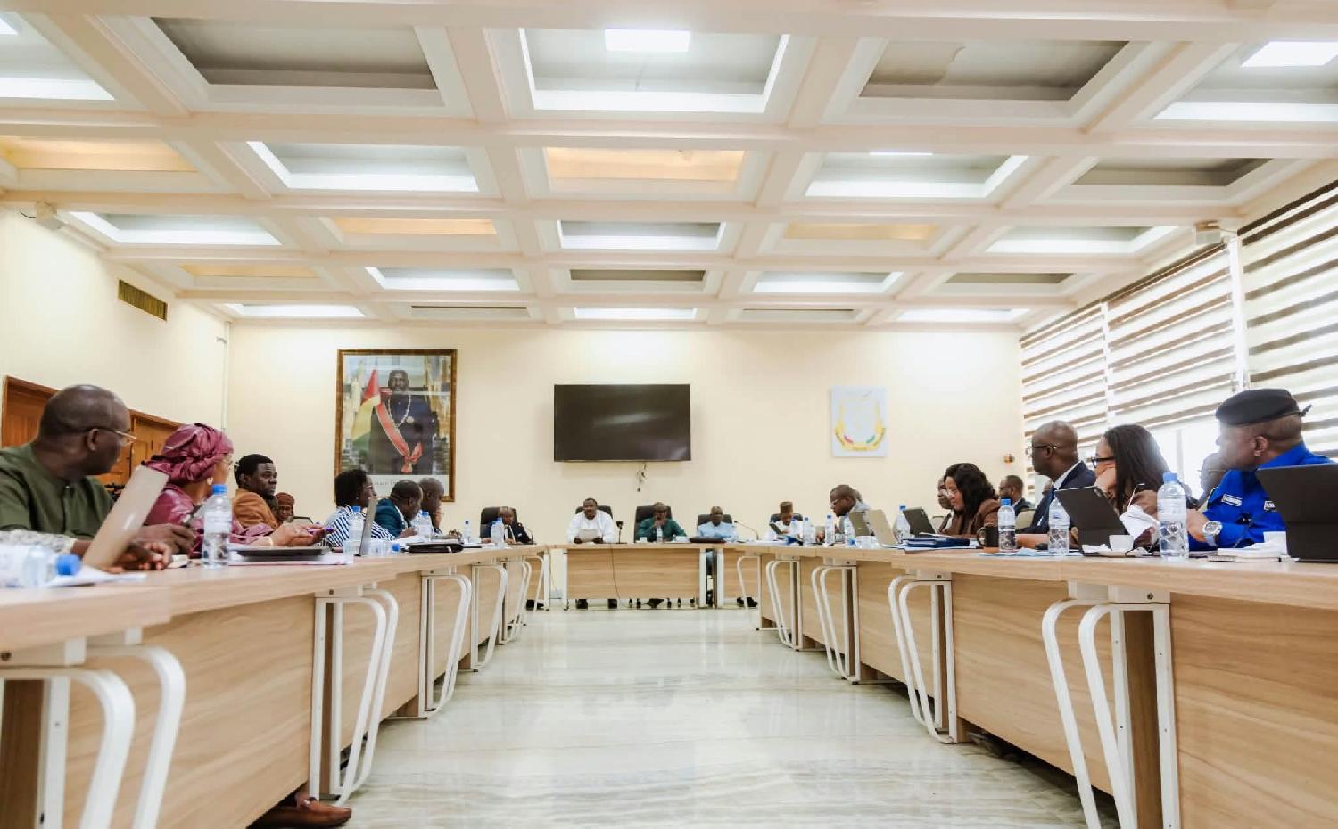 Guinée : le faible décaissement des fonds au cœur des enjeux du budget rectificatif 2026