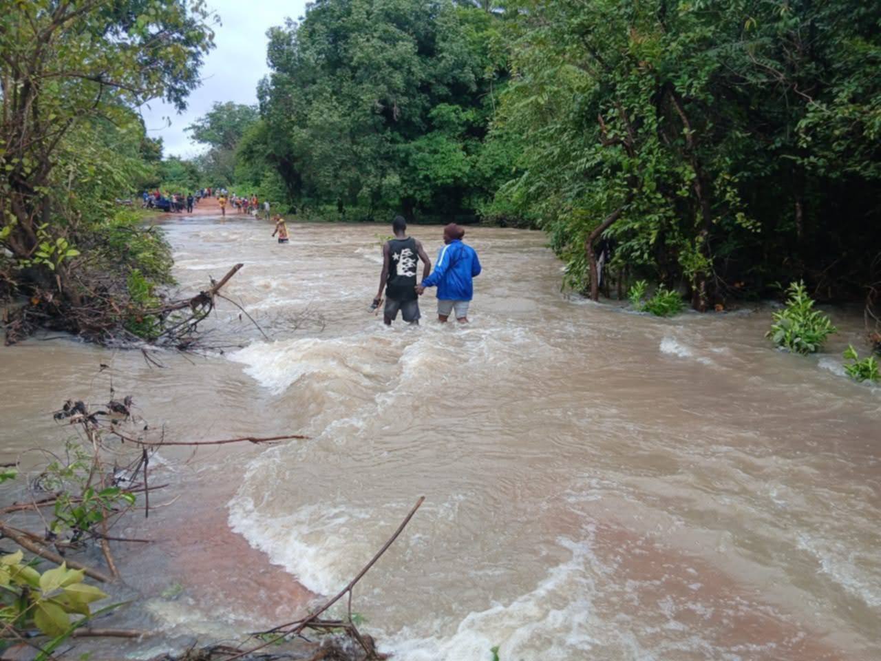 Koundara : de fortes pluies provoquent des inondations et coupent plusieurs axes routiers